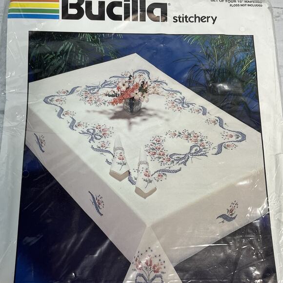 Bucilla Vintage Stitchery Ribbon & Tulips Stamped Fabric 15" Napkins Set of 4 - Picture 6 of 8